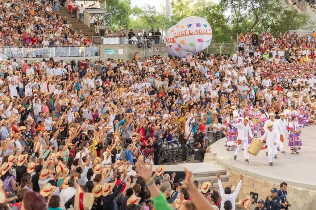The Lunes del Cerro events are held annually on the last two Mondays of July in Oaxaca City and are considered among the most important cultural and artistic festivals in Latin America. Photo: Ministry of Tourism